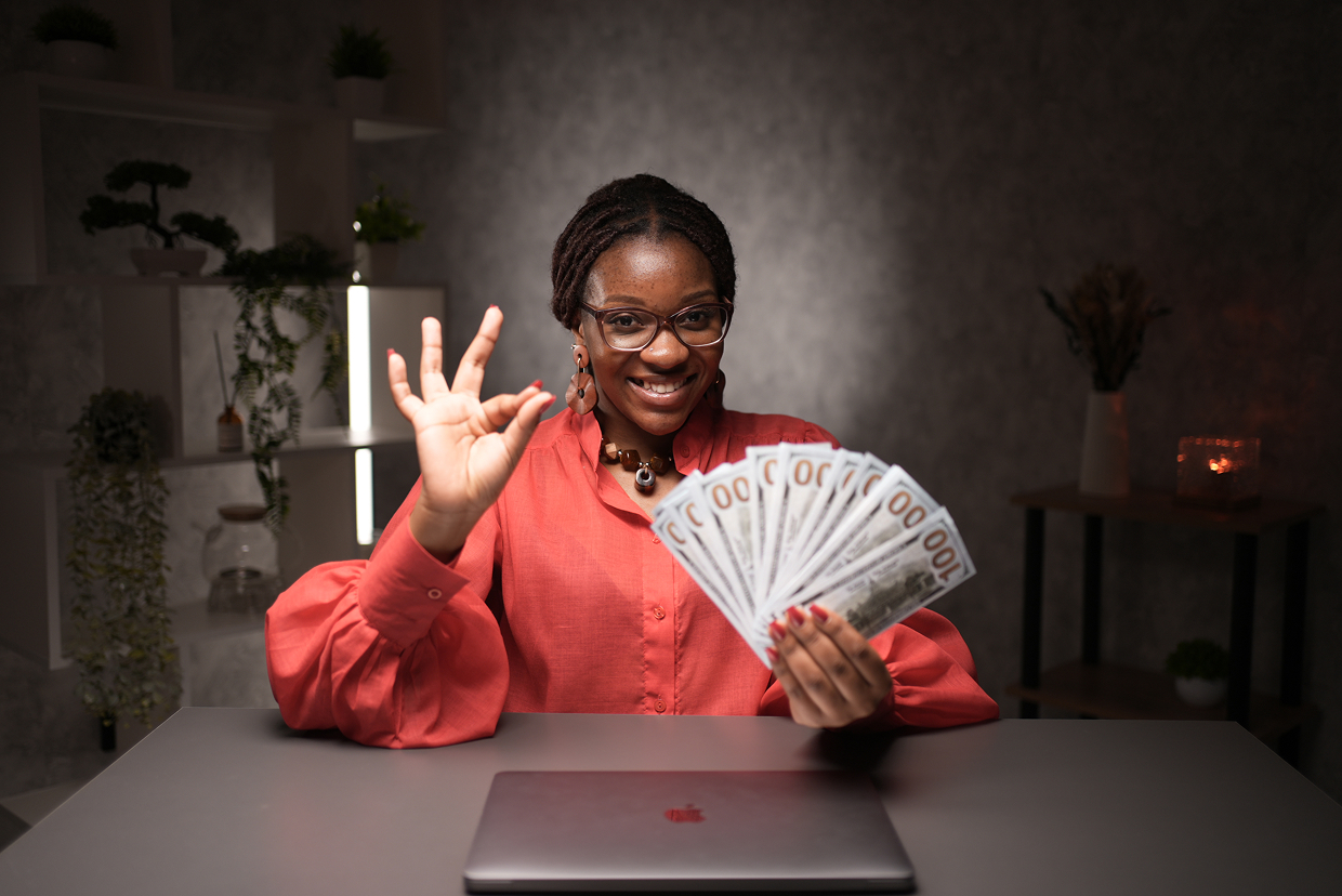 Nia. A wealthy and successful woman trader